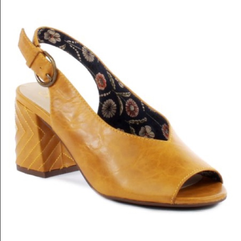 Mustard Leather Pump/heel Sandals
